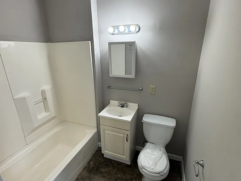 164 Babcock St #2N — Photo 2