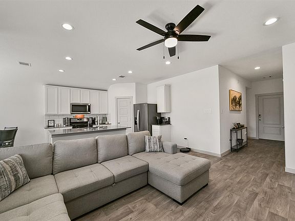 5th image of 7834 Golden Rubia Ln