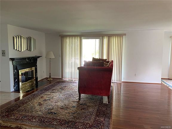 5th image of 23 Georgian Ln APT 1