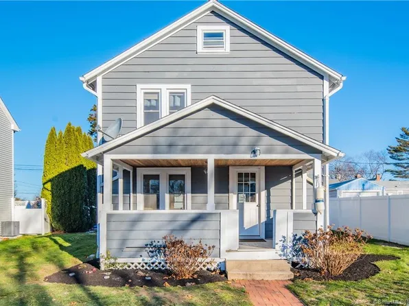 15 Hammock Parkway, Clinton, CT 06413