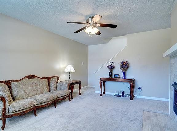 2nd image of 1703 Creekpoint Dr