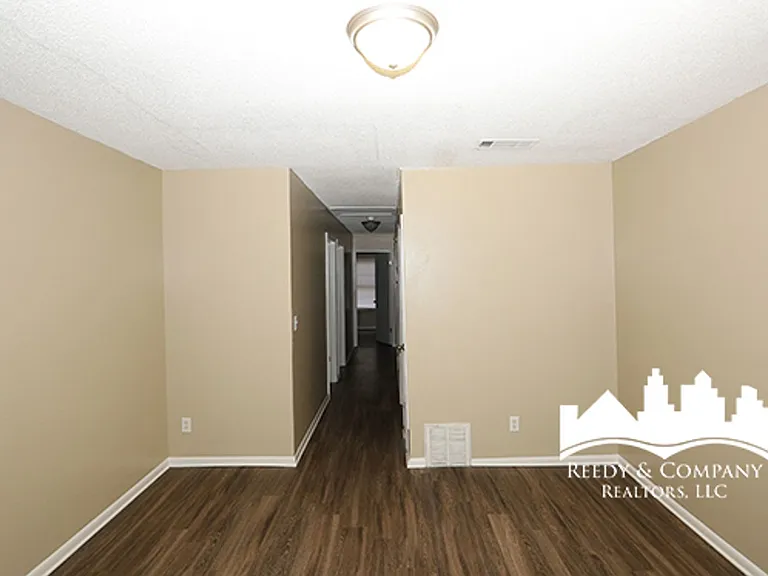 1616 Winston Dr — Photo 4