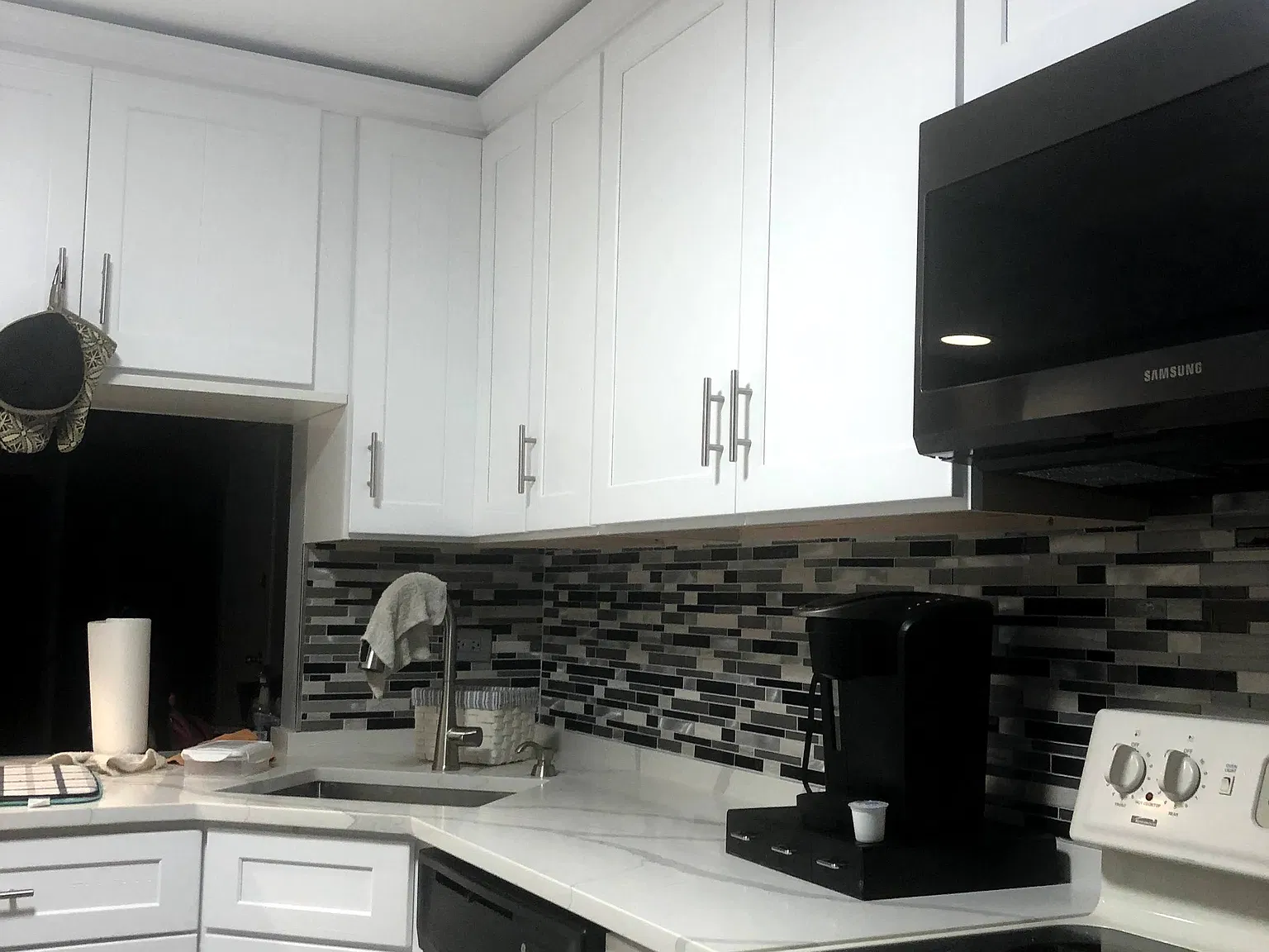 2 bed, 906 sqft, $2,000 — Photo 1