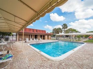 2950 NW 46th Ave APT 214A, Lauderdale Lakes, FL 33313