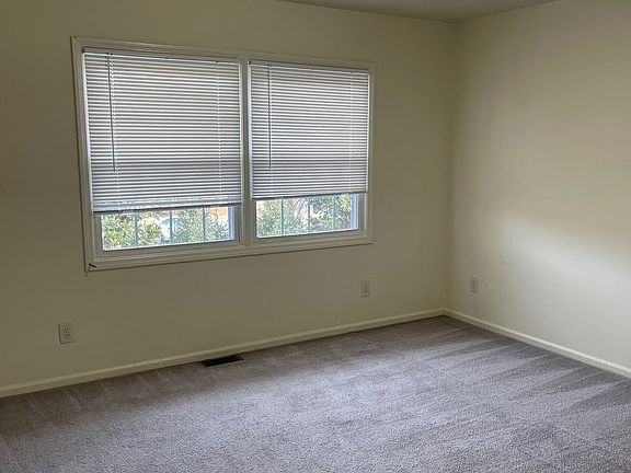 4th image of 356 Jackson St