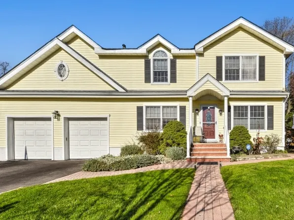 189 Trotta Dr, New Milford Boro, NJ 07646