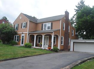 208 Standish Dr, Syracuse, NY 13224