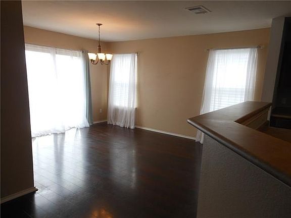 3rd image of 210 Cushman Dr