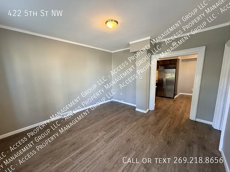 422 5th St NW — Photo 4