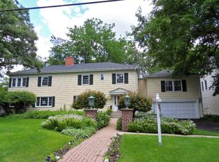 509 Easton Ave, Geneva, IL 60134