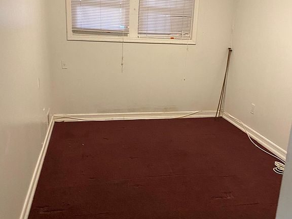 3rd image of 1048 Underhill Ave Floor 1