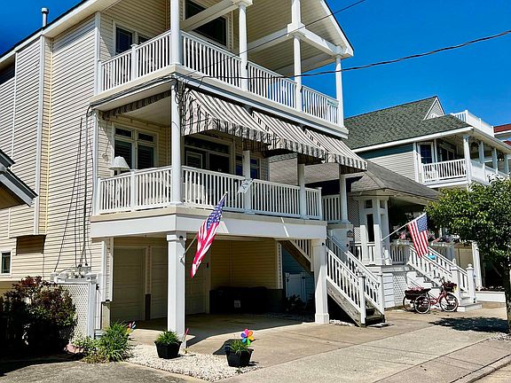 2nd image of 854 Pennlyn Pl #1