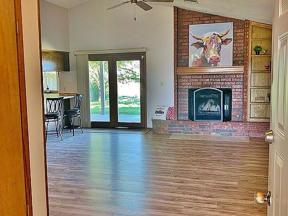 2nd image of 4107 SW Parkridge Blvd