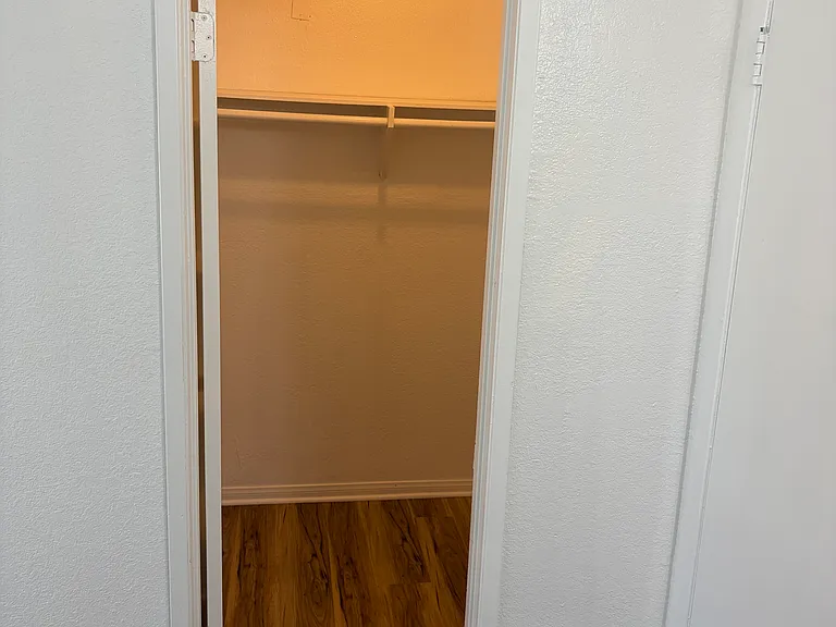 1905 E Grand Ave #10 — Photo 14