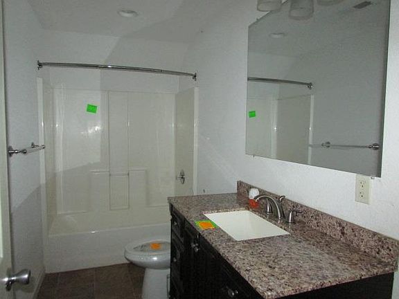 3rd image of 912 Pacific Ave