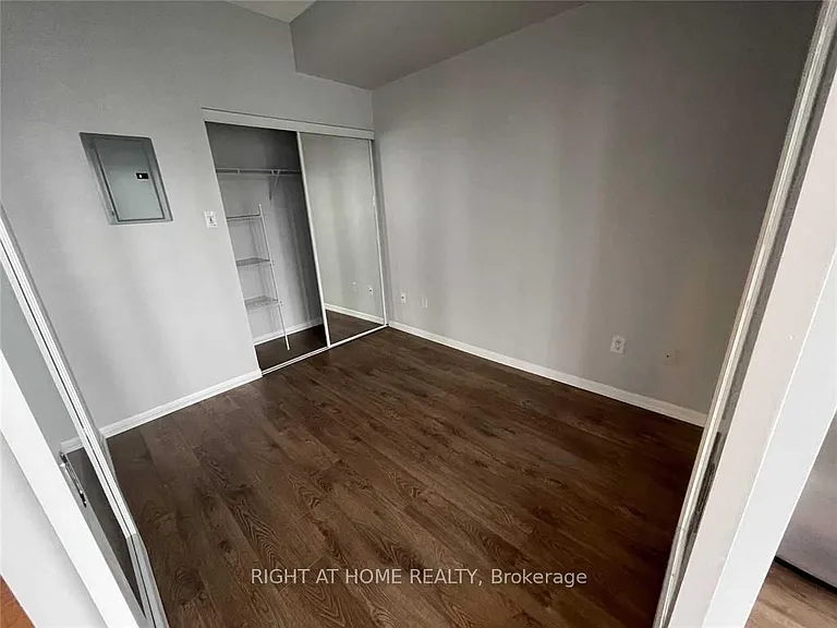 37 Grosvenor St #2905 — Photo 14