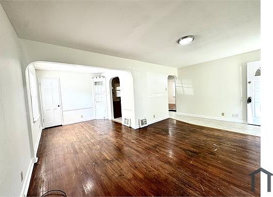 5th image of 6329 Abbott Dr
