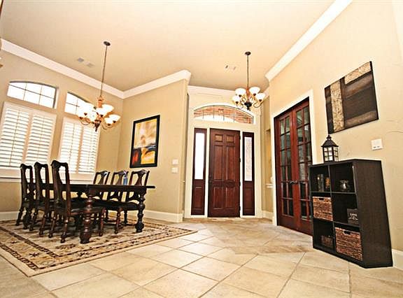 2nd image of 3924 Treemont Cir