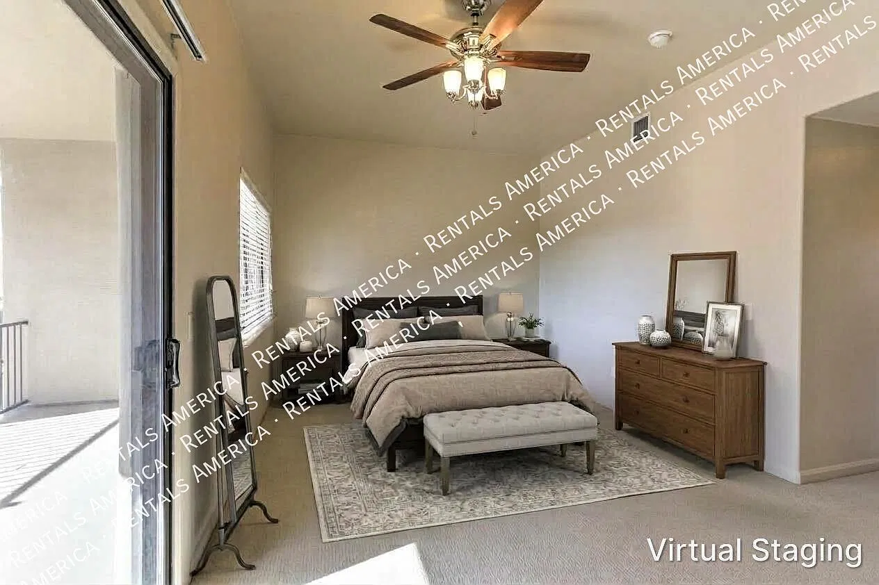 Upscale 3bed/3bath Town Home with Community Pool! — Photo 2