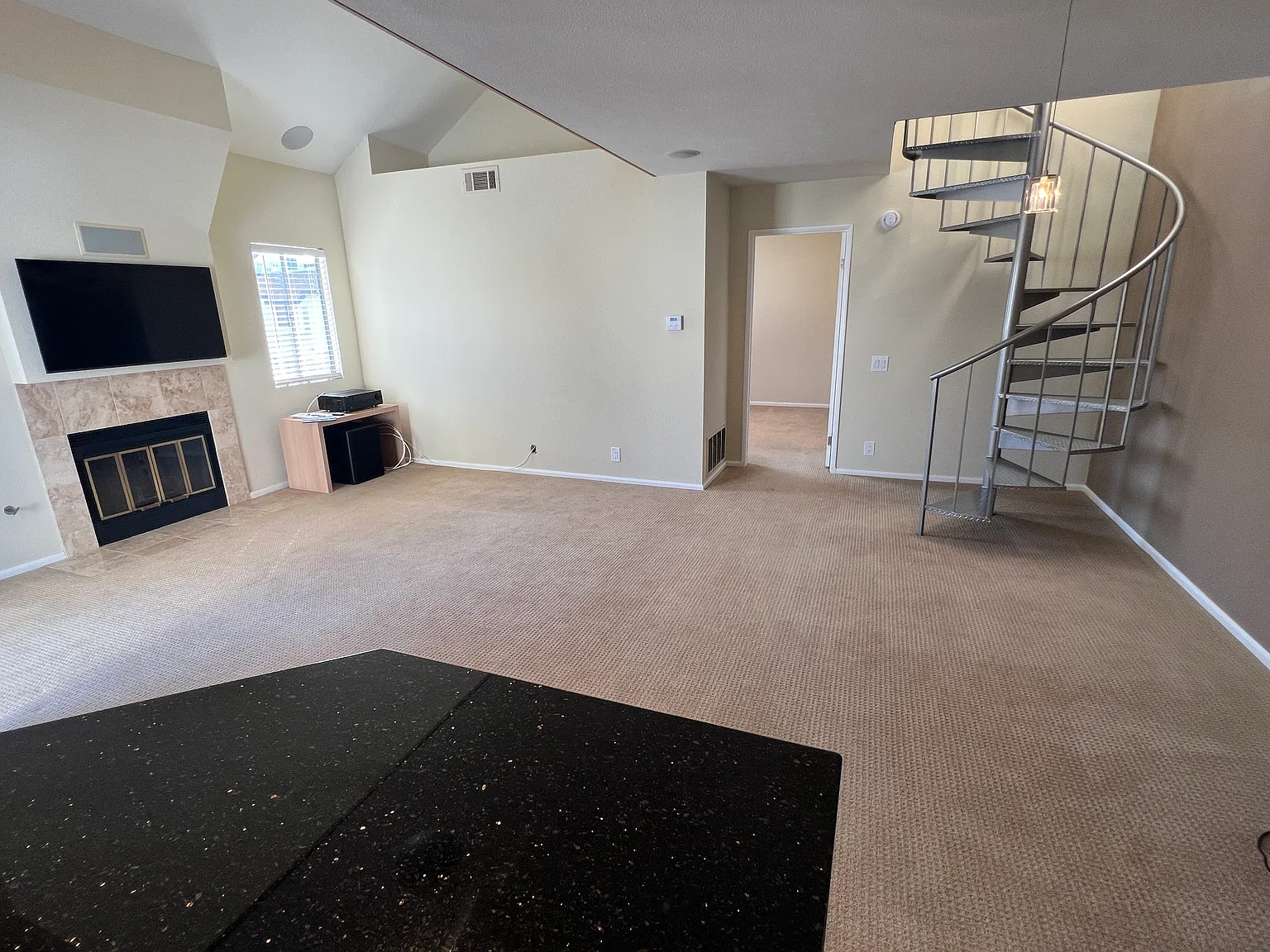 1 bed, 860 sqft, $2,775 — Photo 4