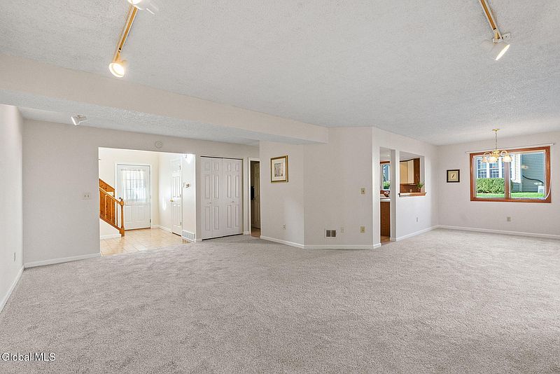 3rd image of 9 Standish Drive