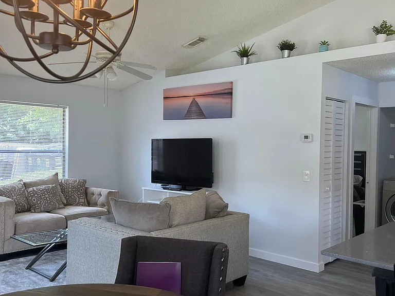 2812 Stoneway Ln — Photo 8