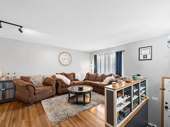 4th image of 1705 W Lexington Ave