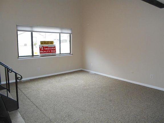 4th image of 5713 Bluespruce Dr