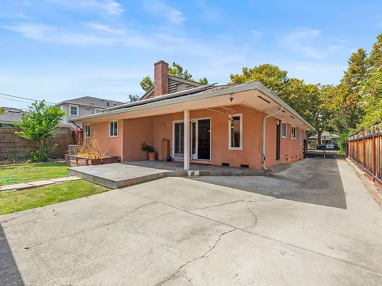 1742 Naglee Ave — Photo 1