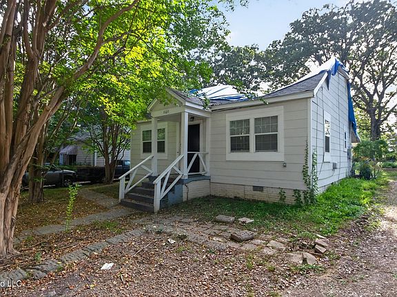 2nd image of 3032 Windsor Ave