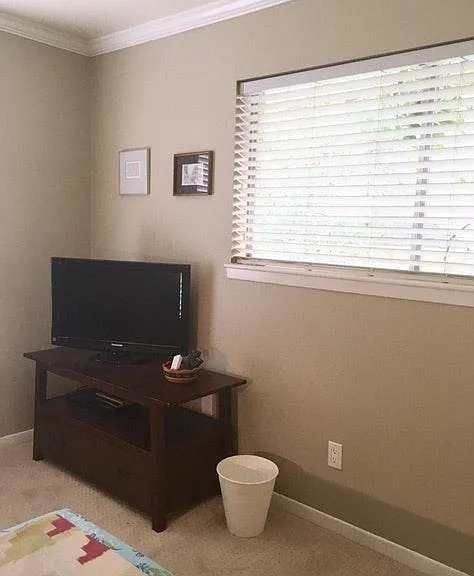 421 Emerson St #5 — Photo 1