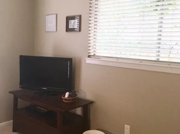 421 Emerson St APT 5, Houston, TX 77006