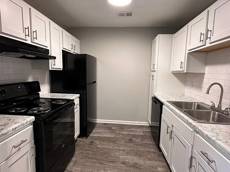 Rocky View Apartment Homes — Photo 31