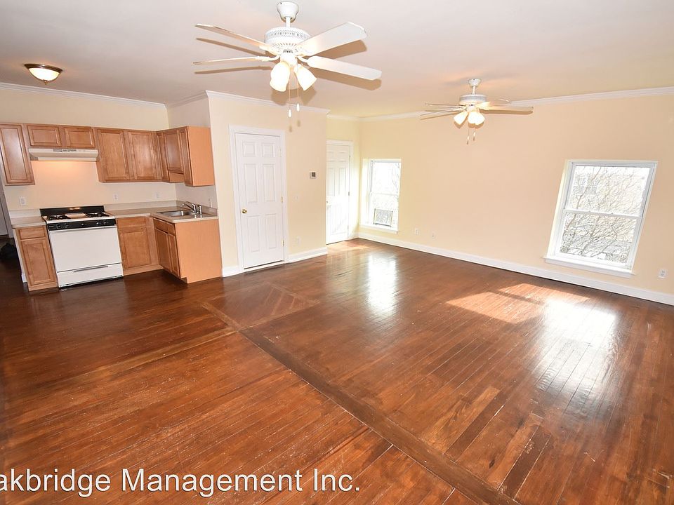 2nd image of 467 Howe Ave APT 3F