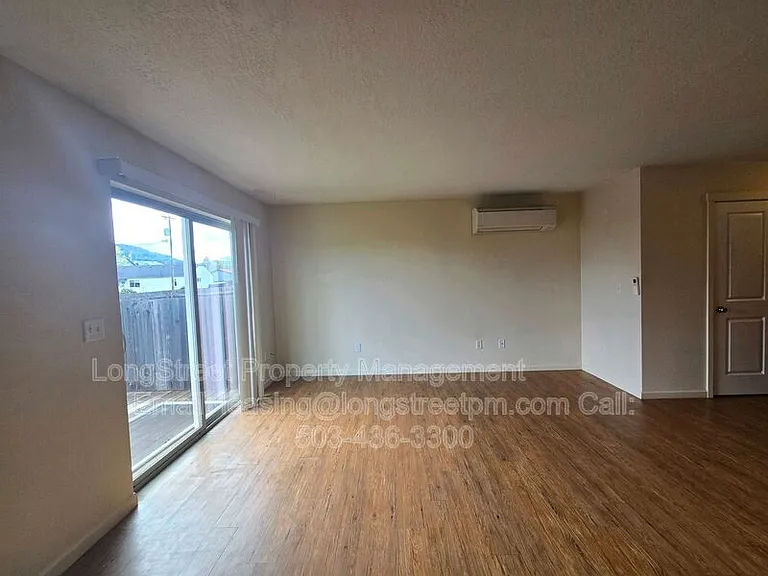1806 College St — Photo 13