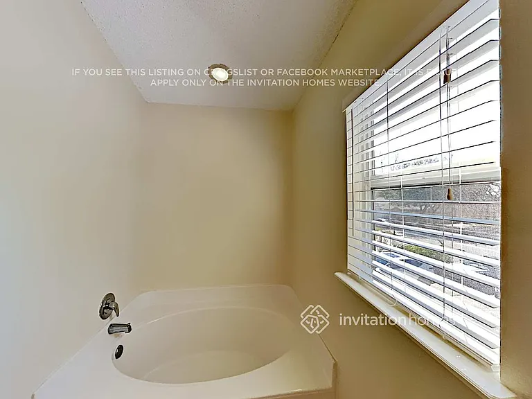 233 Pleasant Gardens Dr — Photo 18