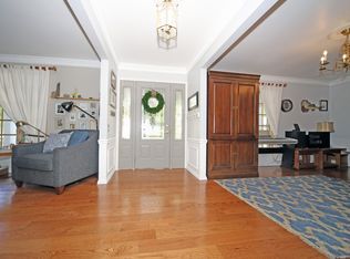 5309 Autumnwinds Dr, Saint Louis, MO 63129