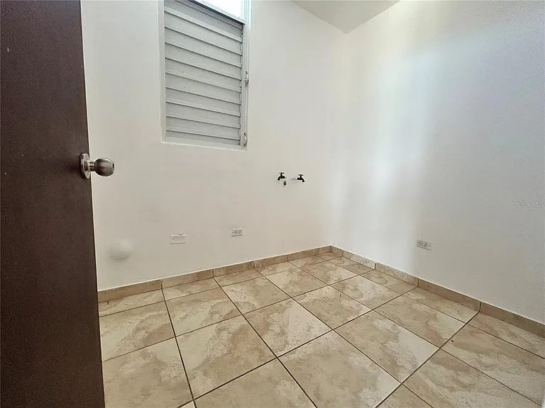 345 Calle Tulipan — Photo 24
