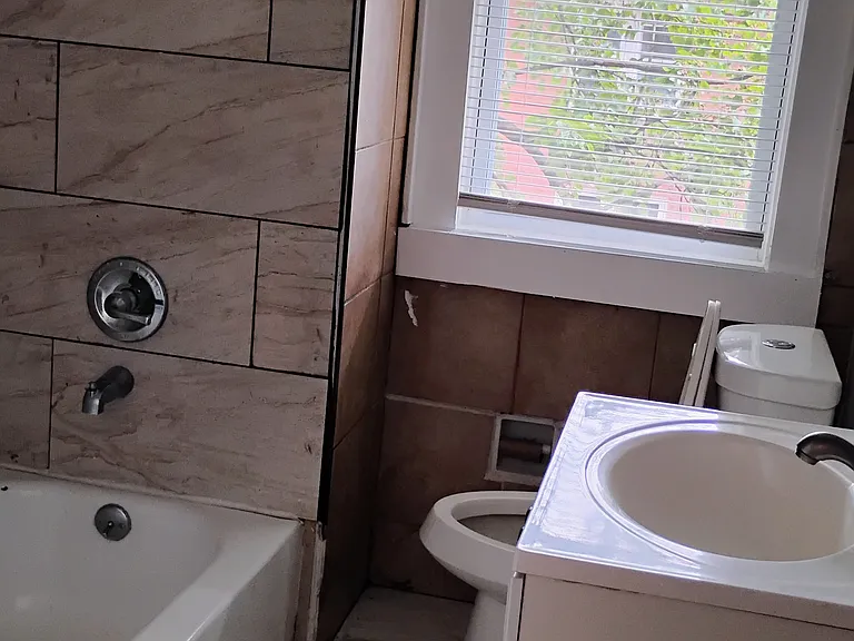 16192A Baylis St #2 — Photo 7