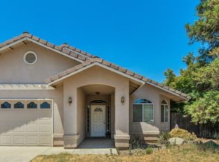 131 Forest Dr, Kingsburg, CA 93631