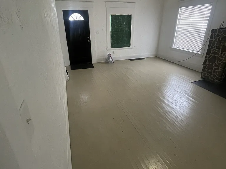399 W Warren Ave #1 — Photo 2