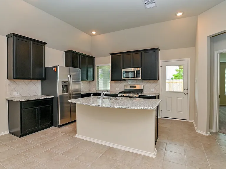 8807 Trenton Landing Ln — Photo 5