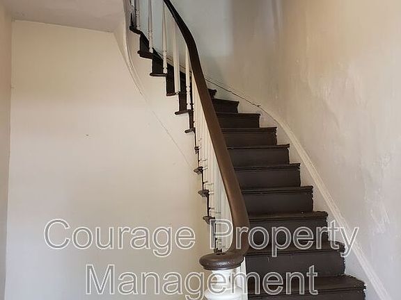 4th image of 1302 Lake St Floor 2