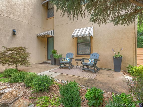 4th image of 2818 E 85th St #143