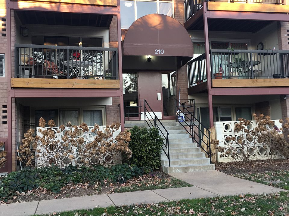 2nd image of 210 Park Terrace Ct SE APT 61