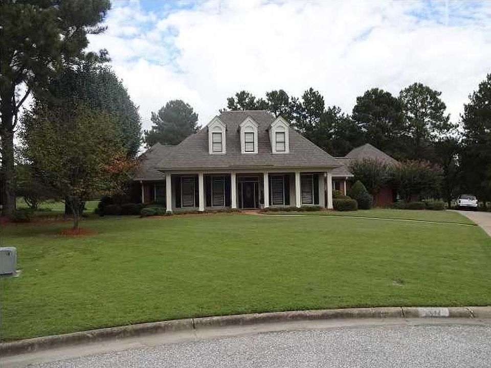 View from cul-de-sac.