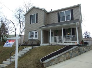 2 Kemp Ct, Rockville, MD 20850