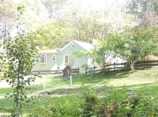 23 Baptist Church Rd, Hampton, NJ 08827