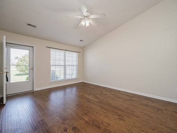 4th image of 528 McKean Dr #1