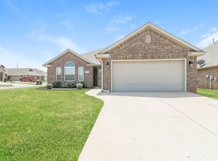 2516 SE 8th St, Moore, OK 73160